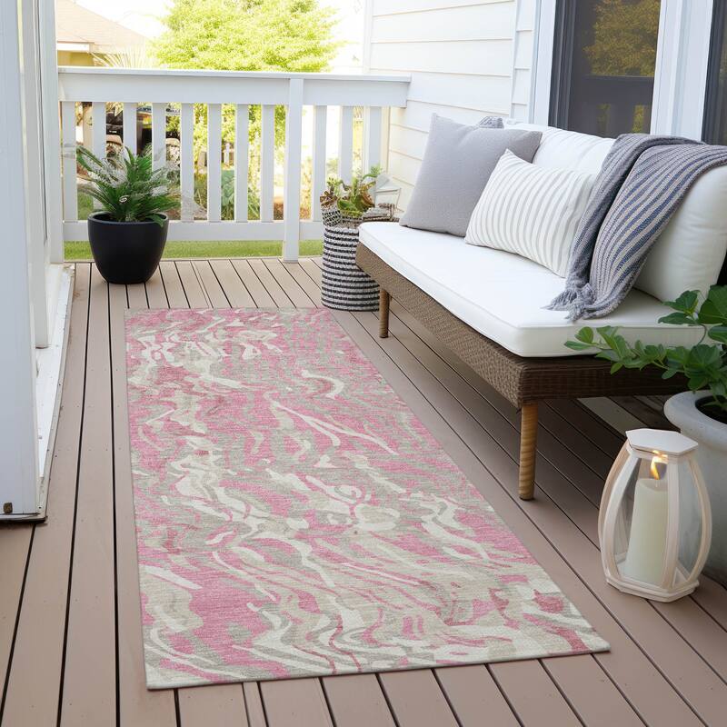 Machine Washable Indoor/ Outdoor Abstract Flow Chantille Rug