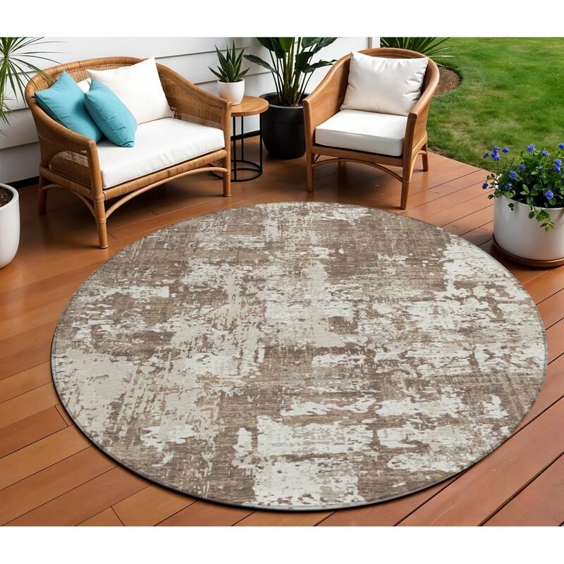 HomeRoots Abstract Transitional Rectangle Outdoor Rug - 8' Round