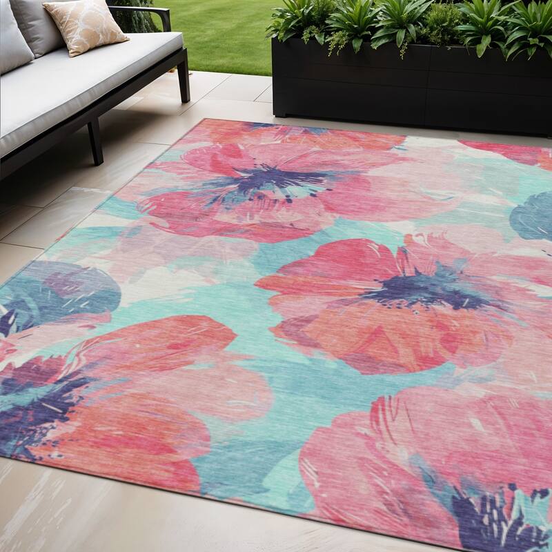 HomeRoots Floral Transitional Rectangle Outdoor Rug - 5' X 8'