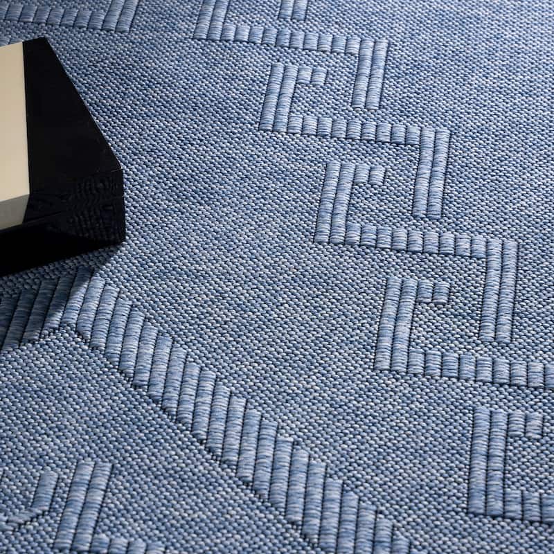 Alameda Solid Color Medallion Machine Washable Indoor Area Rug