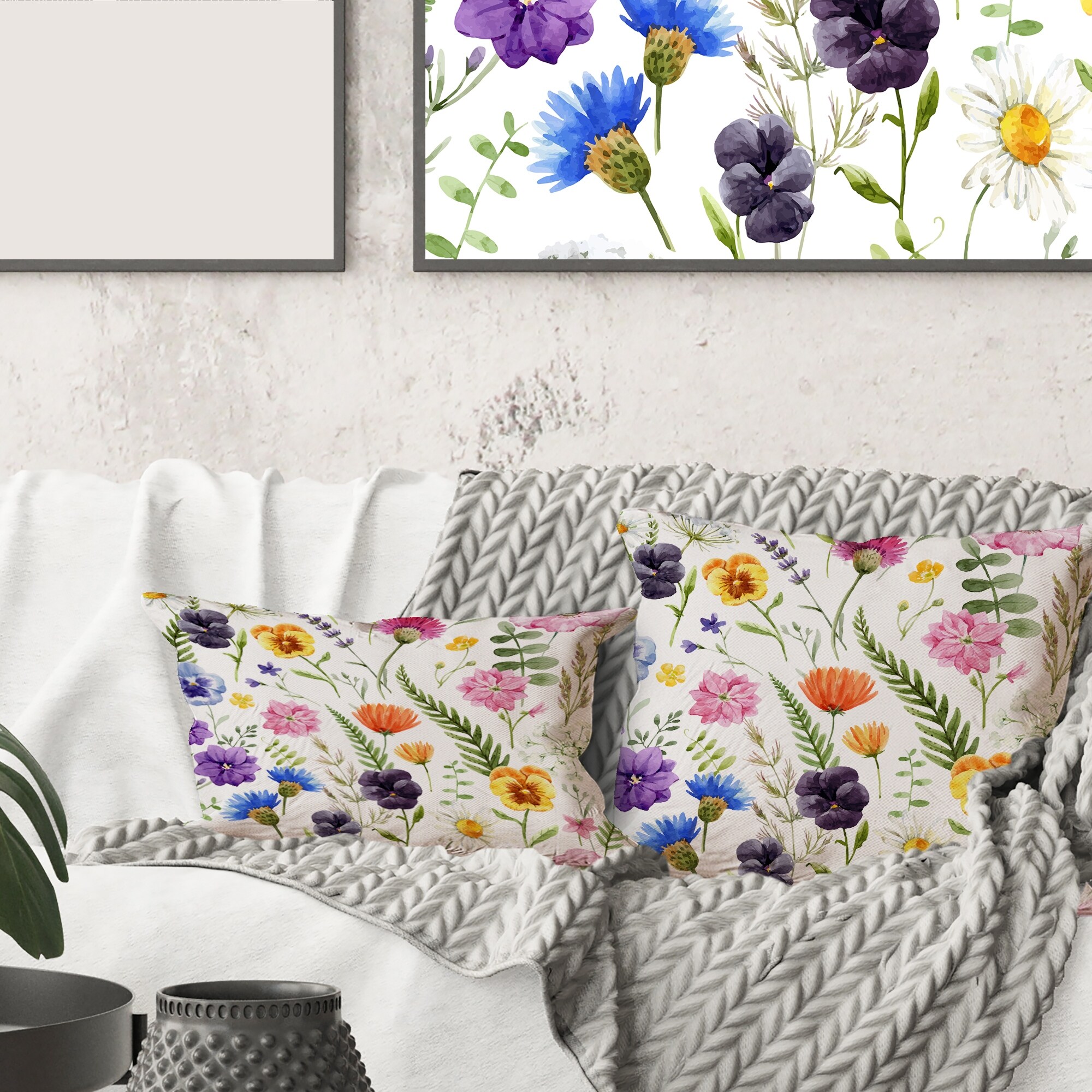 Designart Wildflowers Floral Pattern I Traditional Printed Throw Pillow
