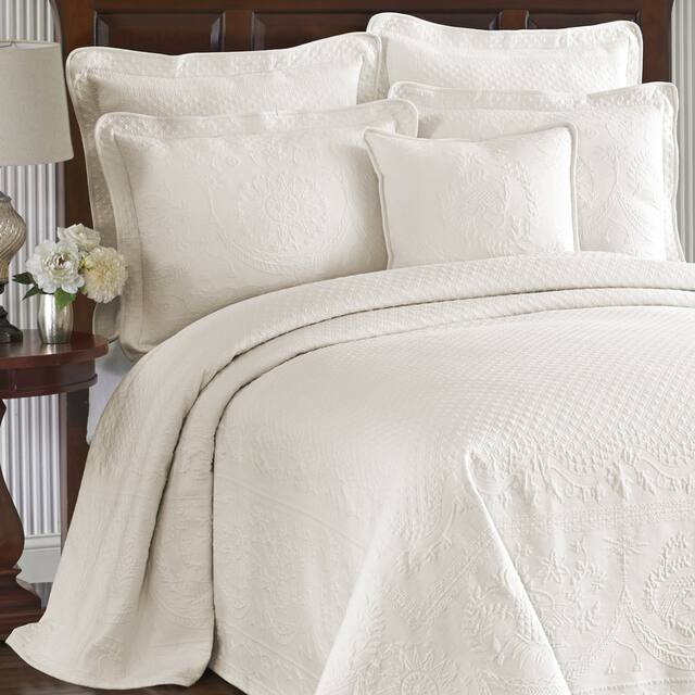 Historic Charleston King Charles Matelasse Bedspread