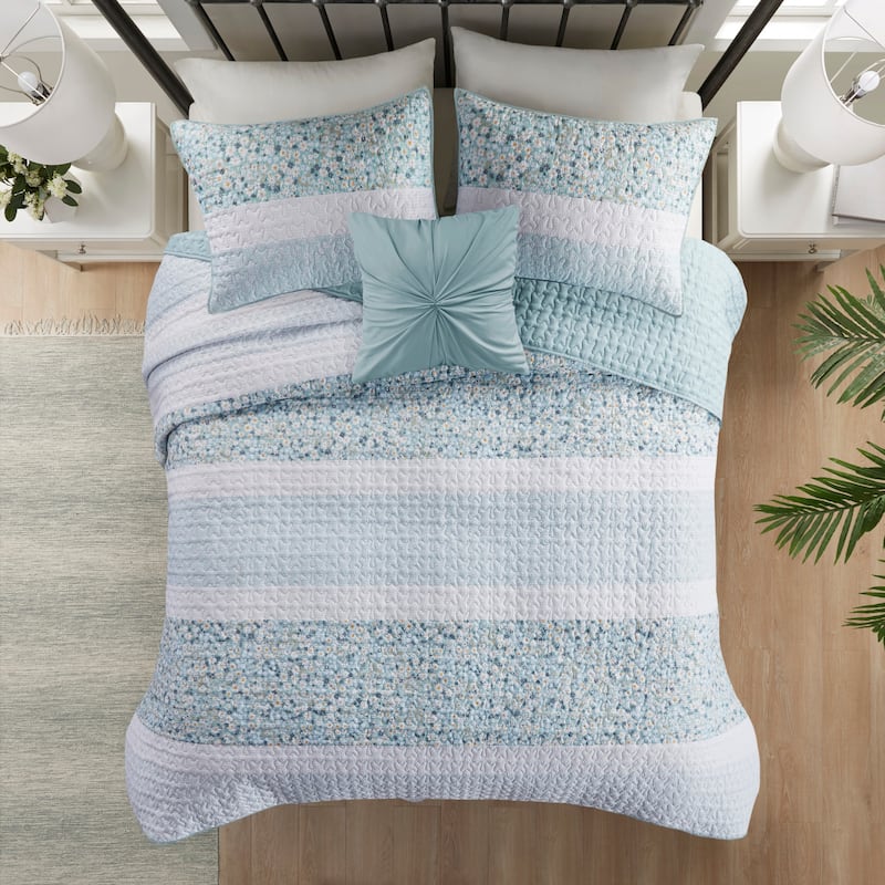 Madison Park Evian 4 Piece Seersucker Quilt Set with Throw Pillow