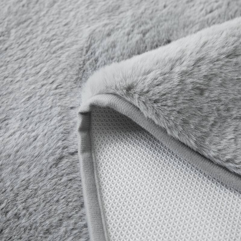 Nanshing Shannen Solid Shaggy Rug - 2' 6" x 3' 10"
