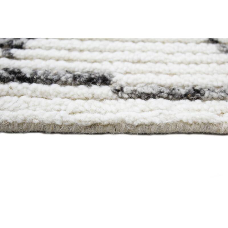 Bashian July Ivory Transitional Area Rug