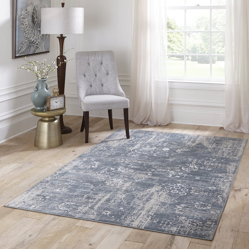 Momeni Juliet Traditional Distressed Design Area Rug