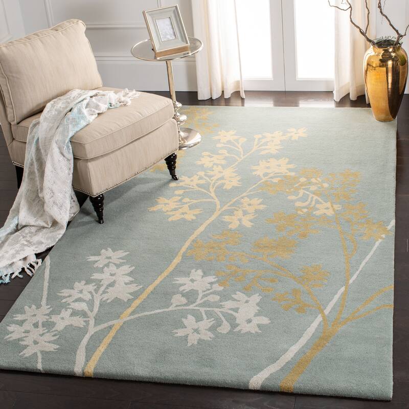 SAFAVIEH Handmade Soho Yessenia N.Z. Wool Rug - 5' x 8' - Light Blue/Multi
