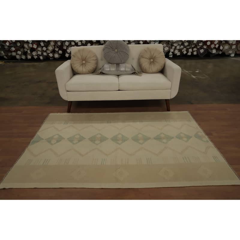 Hand Woven Oriental 100% Wool Carpet Southwestern Tribal Beige & Ivories Kilim Area Rug - 6' 5'' X 4' 7''