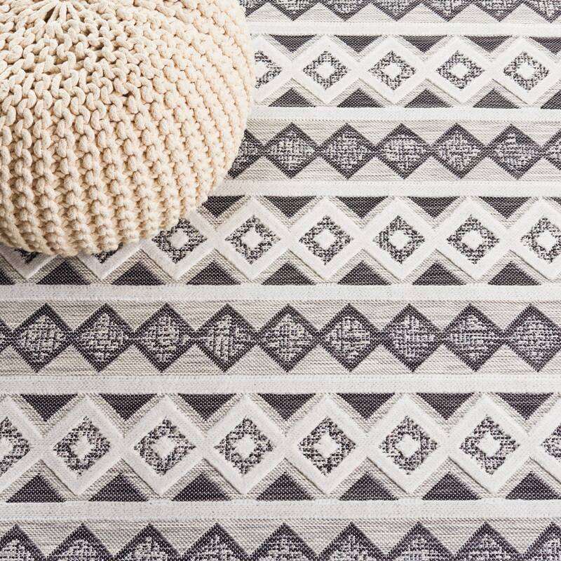 SAFAVIEH Cabana Sadeta Boho Waterproof Patio Backyard Rug