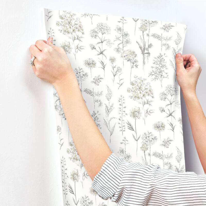 Chesapeake Bergamot Light Grey Wildflower Wallpaper