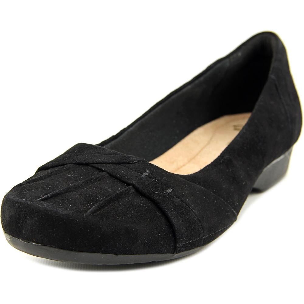 clarks suede flats