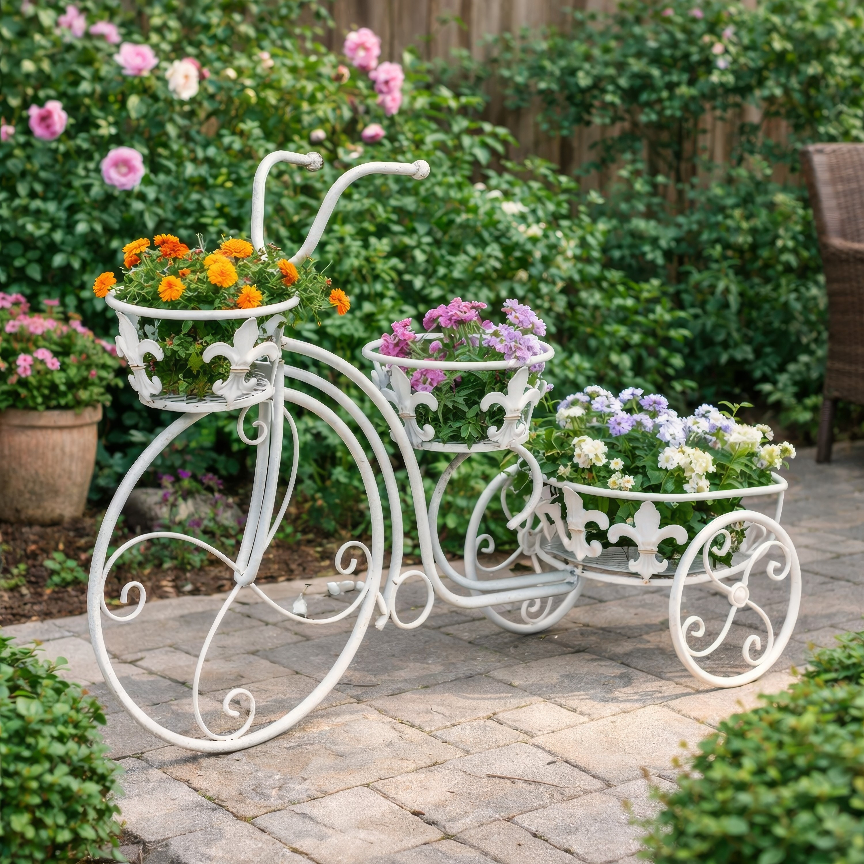 ガーデニング　自転車 Outdoor Plant Stand, Tricycle Shape, Scrollwork, 30 Inch White