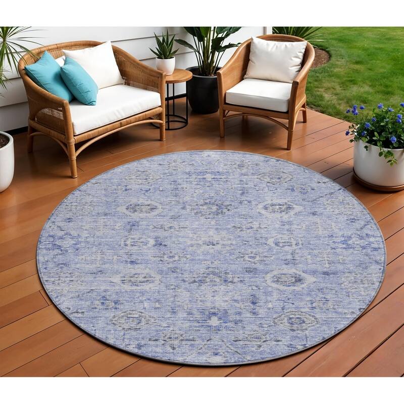 HomeRoots Damask Traditional Rectangle Outdoor Rug - 8' Round