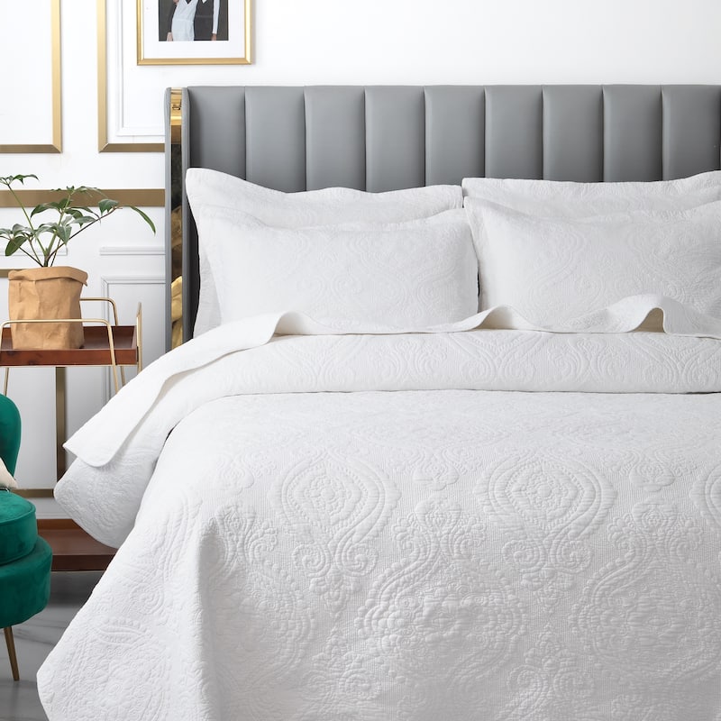 Reversible 3 Piece Damask Quilt Set by HULALA HOME