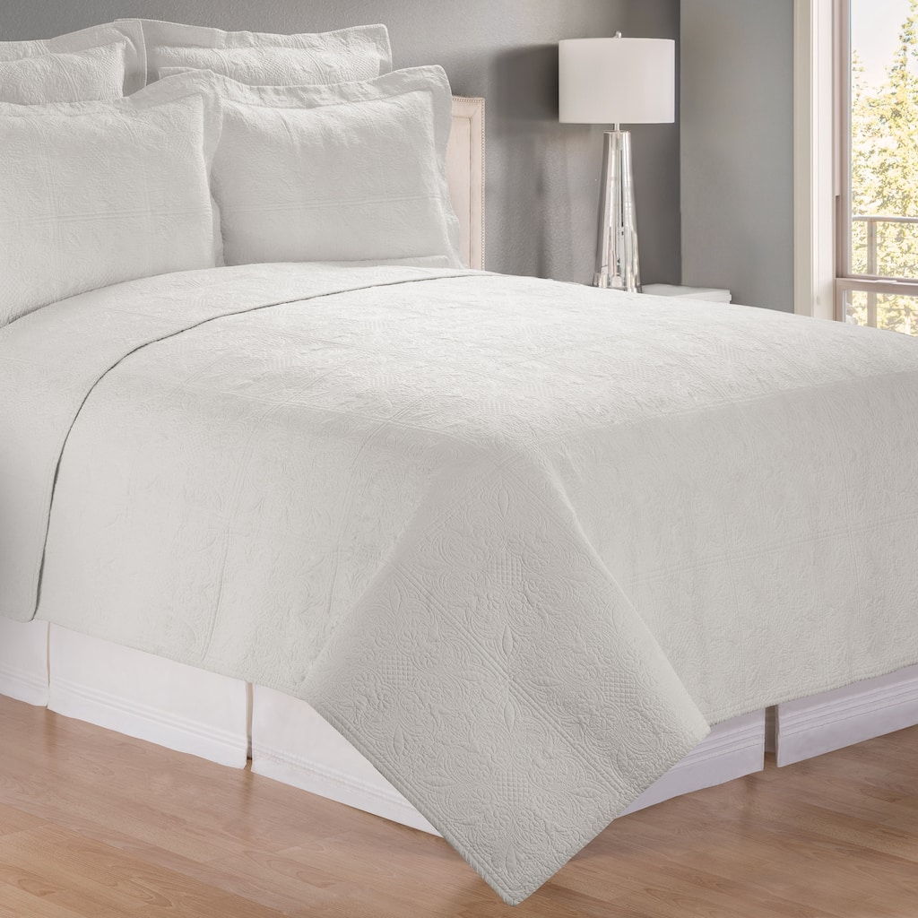 Jacqueline Matelasse Quilt (Quilt or Sham Separate)