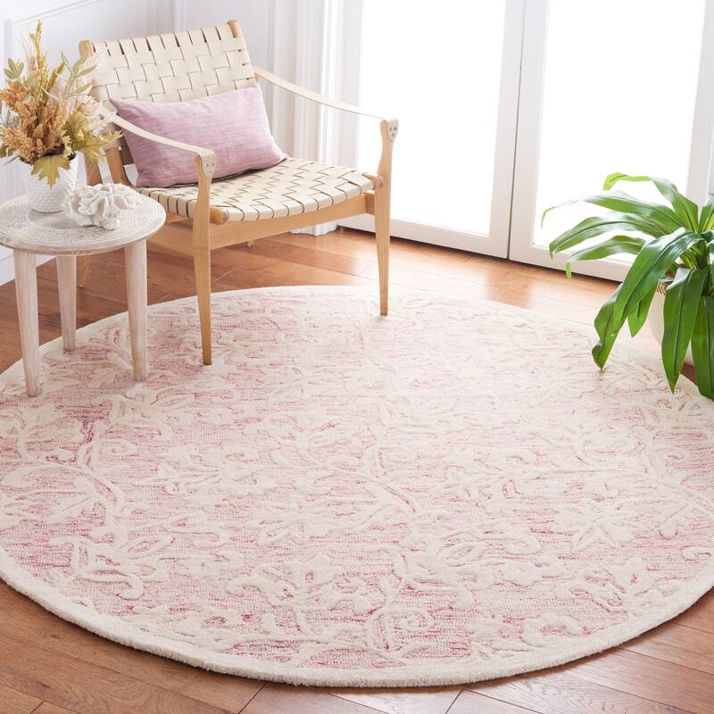 Martha Stewart by SAFAVIEH Handmade Eibhlis Wool Rug - 6' Round - Pink/Ivory