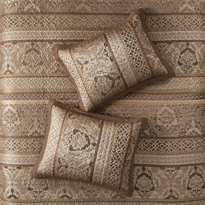 Madison Park Venetian Oversized 5-Piece Jacquard Bedspread Quilt Set with Matching Shams and Embroidered Throw Pillows