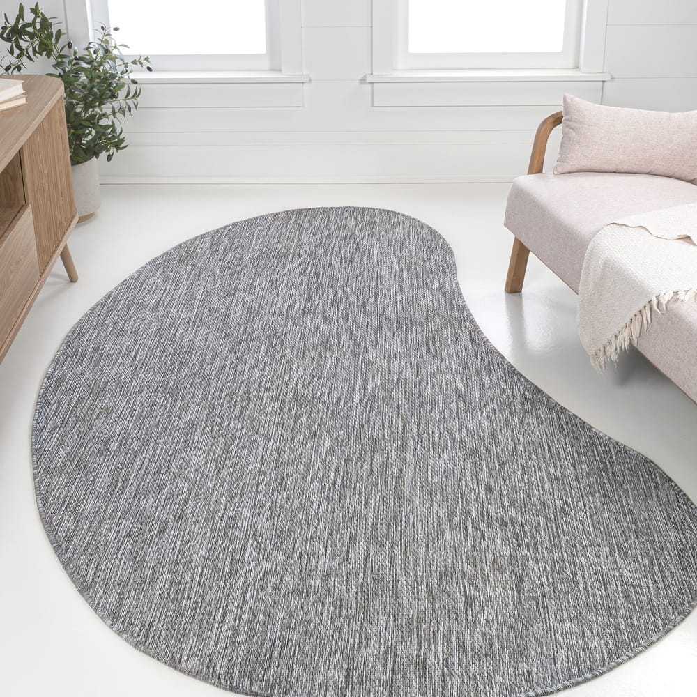 JONATHAN Y Evan Modern Rustic Organic Curve Indoor/Outdoor Shaped Area Rug
