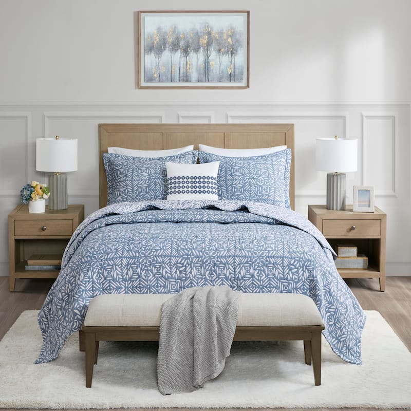 Madison Park Signature Harmony 4 Piece Oversized Reversible Matelasse Coverlet Set with Throw Pillow - Blue - Queen