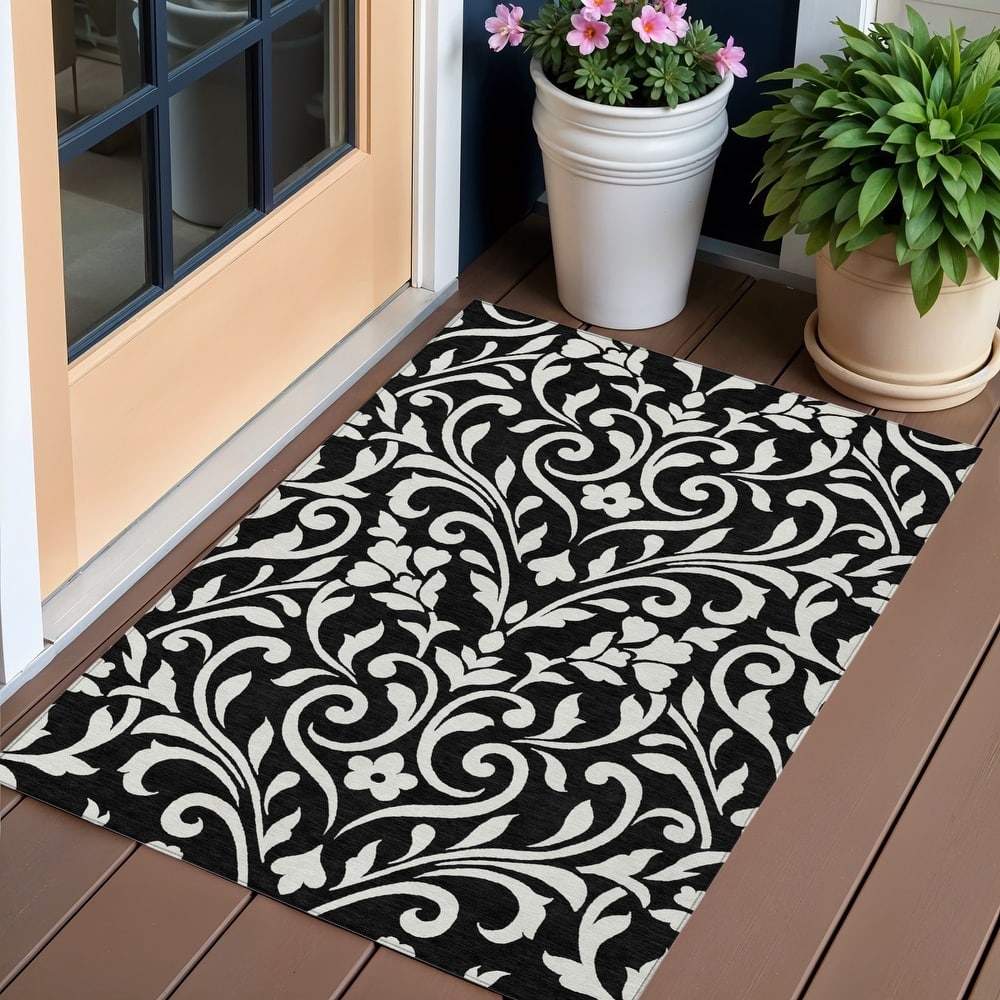 HomeRoots Floral Transitional Rectangle Outdoor Rug