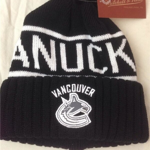 canucks beanie