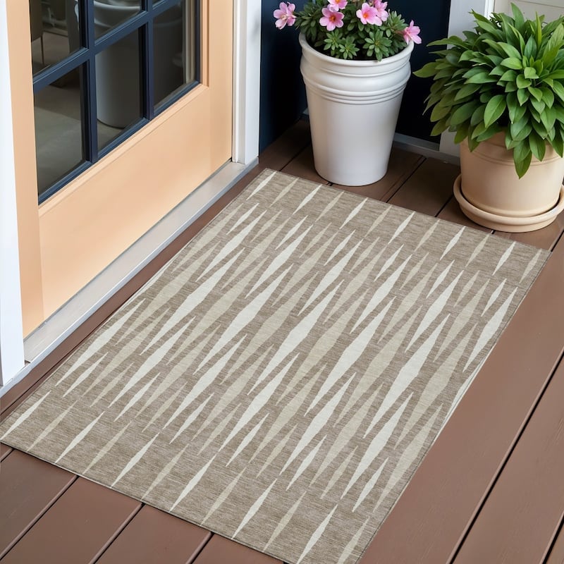 HomeRoots Geometric Transitional Rectangle Outdoor Rug - 3' x 5'
