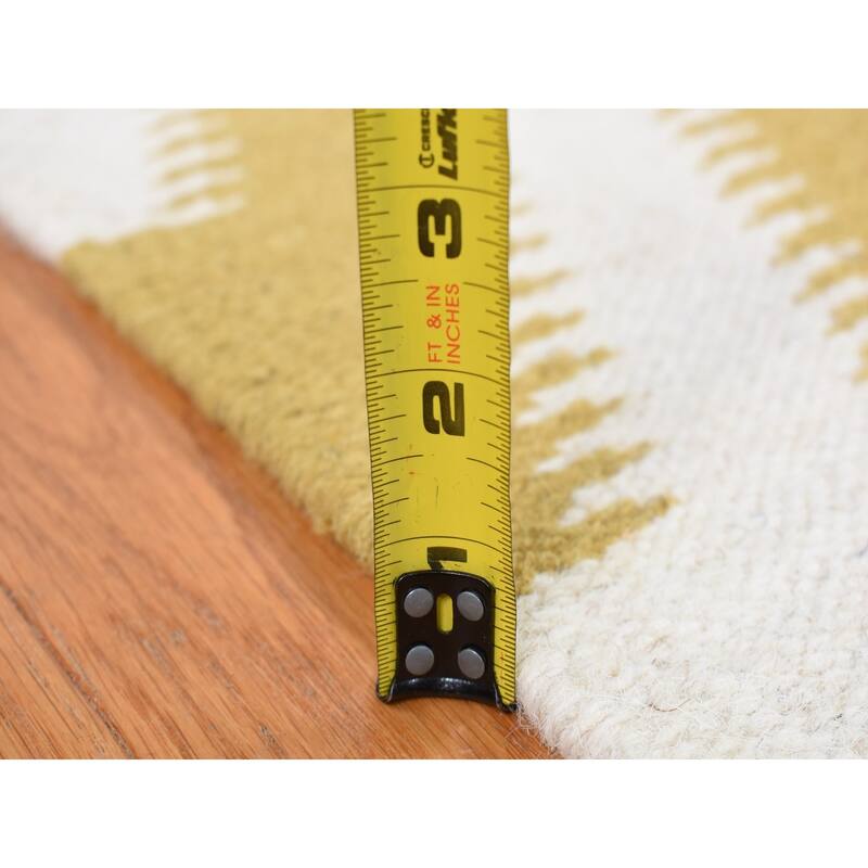 Shahbanu Rugs Trombone Yellow, Pure Wool, Flat Weave Kilim, Chevron