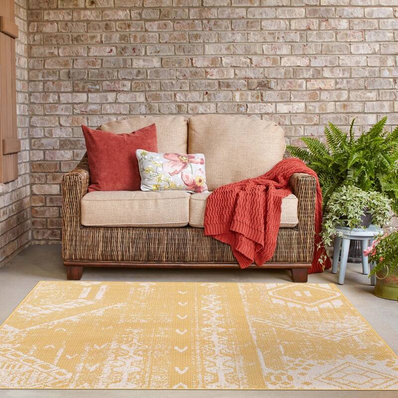 Outdoor Ogooplario Collection Area Rug