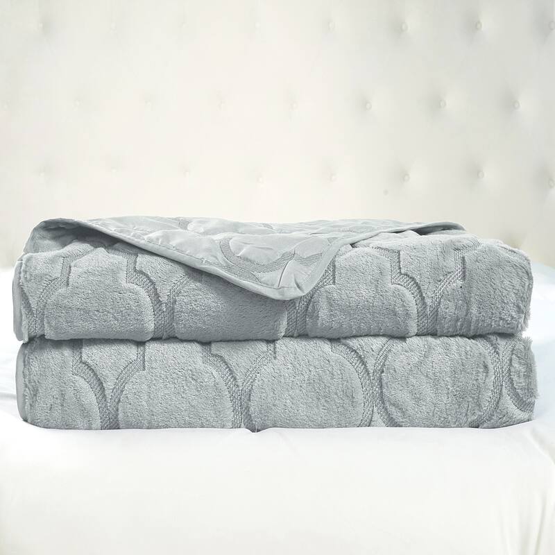 FauxFur Moroccan Design 7-piece Embroidered Quilt Set