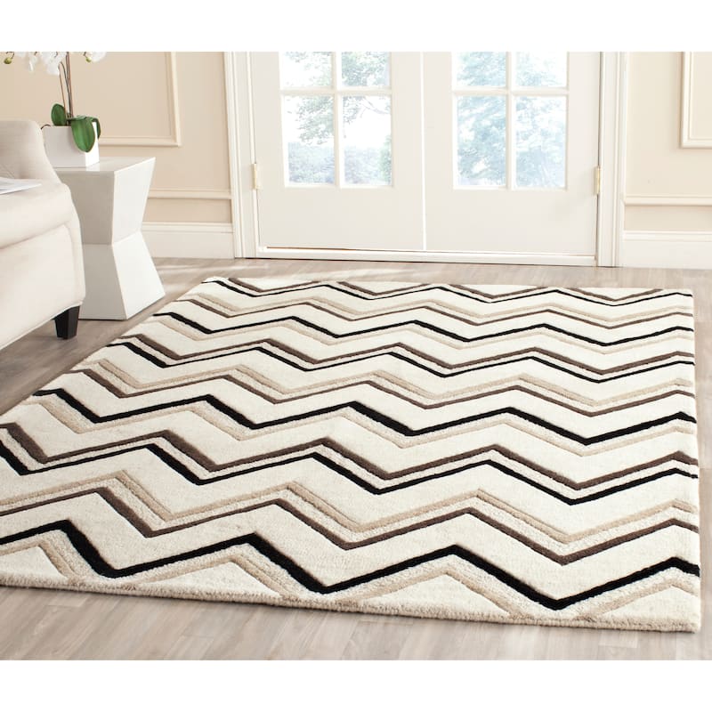 SAFAVIEH Handmade Cambridge Abbie Modern Moroccan Wool Rug - 5' x 8' - Ivory/Black