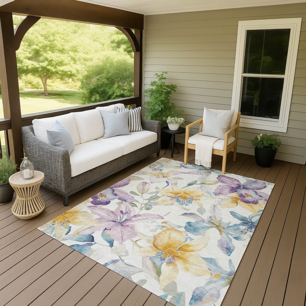 Machine Washable Indoor/ Outdoor Modern Floral Chantille Rug