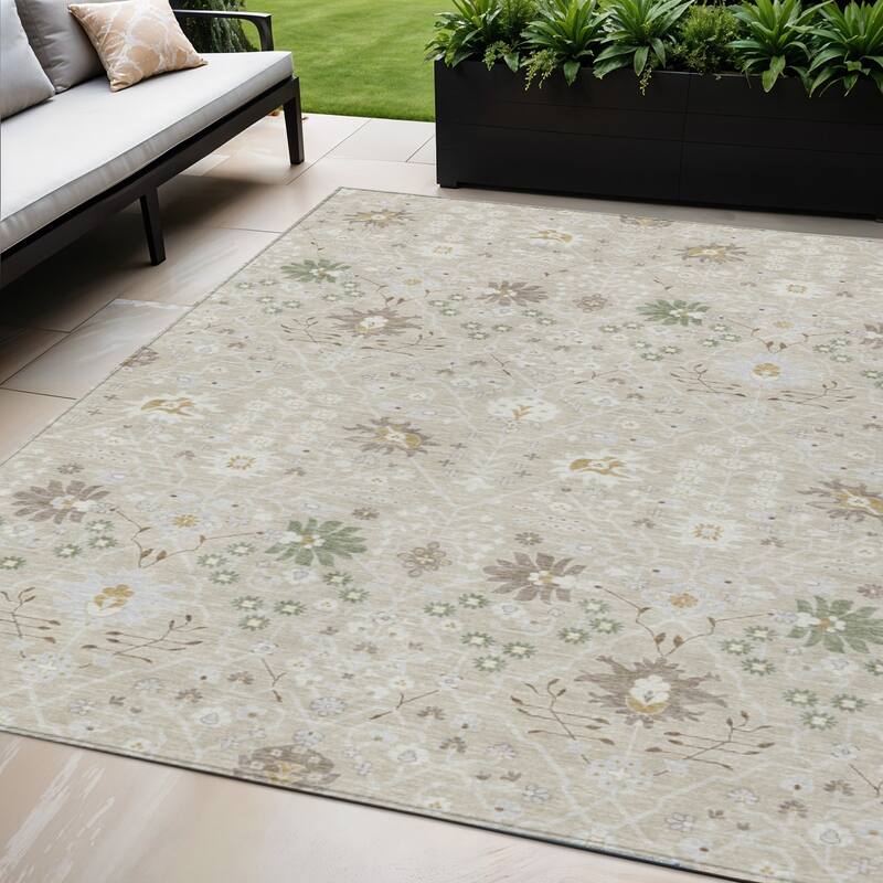 HomeRoots Oriental Traditional Rectangle Outdoor Rug - 5' X 8'