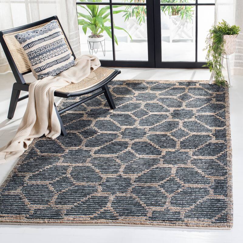 SAFAVIEH Handmade Natural Fiber Azaria Nautical Geometric Wool Rug - 5' x 8' - Beige/Charcoal
