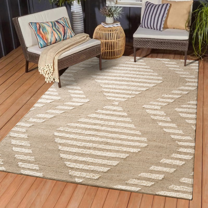 Sevita Natural/Ivory Farmhouse Area Rug