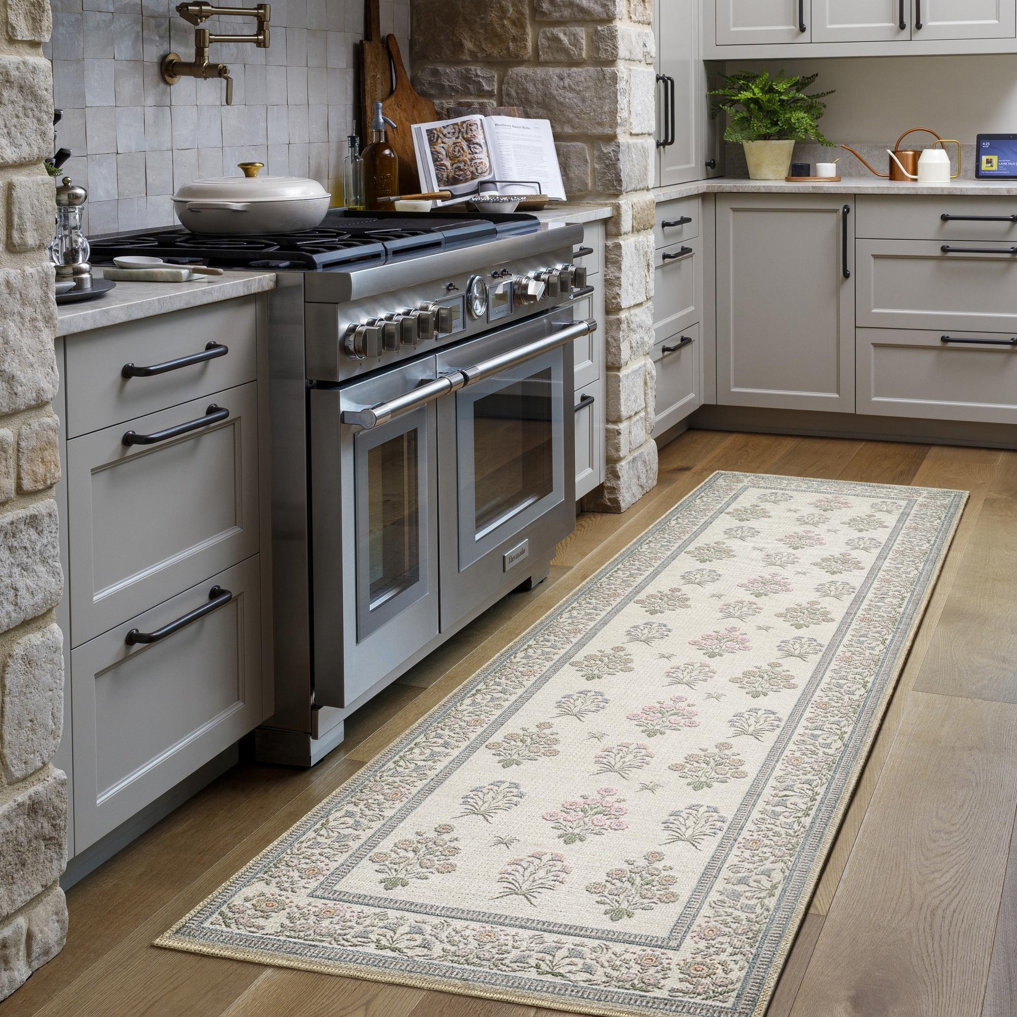 Livabliss Thistle Modern & Contemporary Area Rug.
