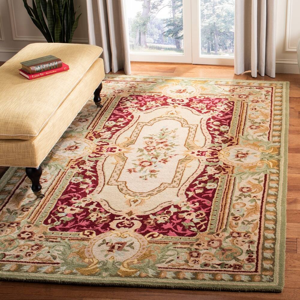 SAFAVIEH Handmade Savonnerie Zoey Traditional Oriental Wool Rug