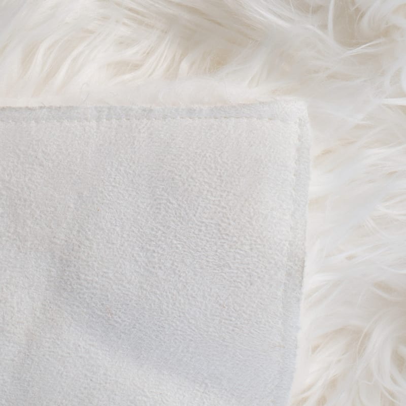 SAFAVIEH, Faux Sheep Idith Shona 2.4-inch Thick Rug