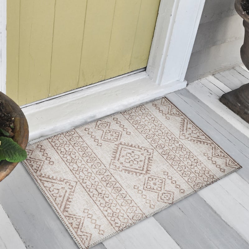 Indoor/ Outdoor Yuma Boho Washable Rug - 1'8" x 2'6" - Taupe