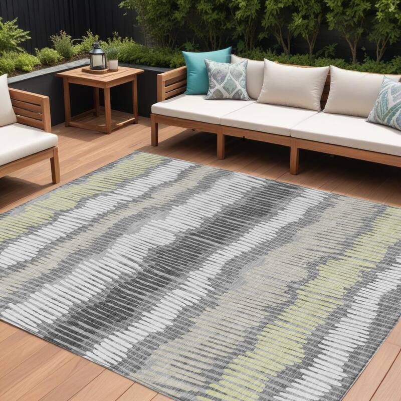 HomeRoots Striped Transitional Rectangle Outdoor Rug - 9' X 12'