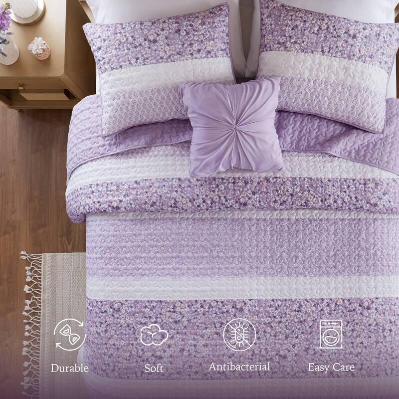 Madison Park Evian 4 Piece Seersucker Quilt Set with Throw Pillow
