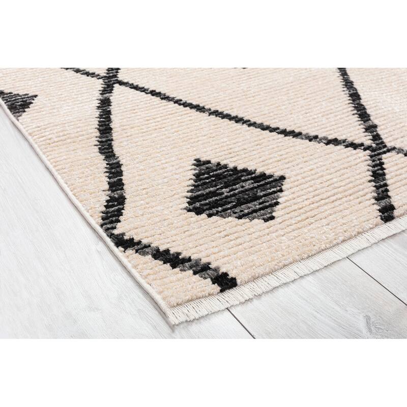 Juniper Collection Ivory Machine Made Indoor Area Rug