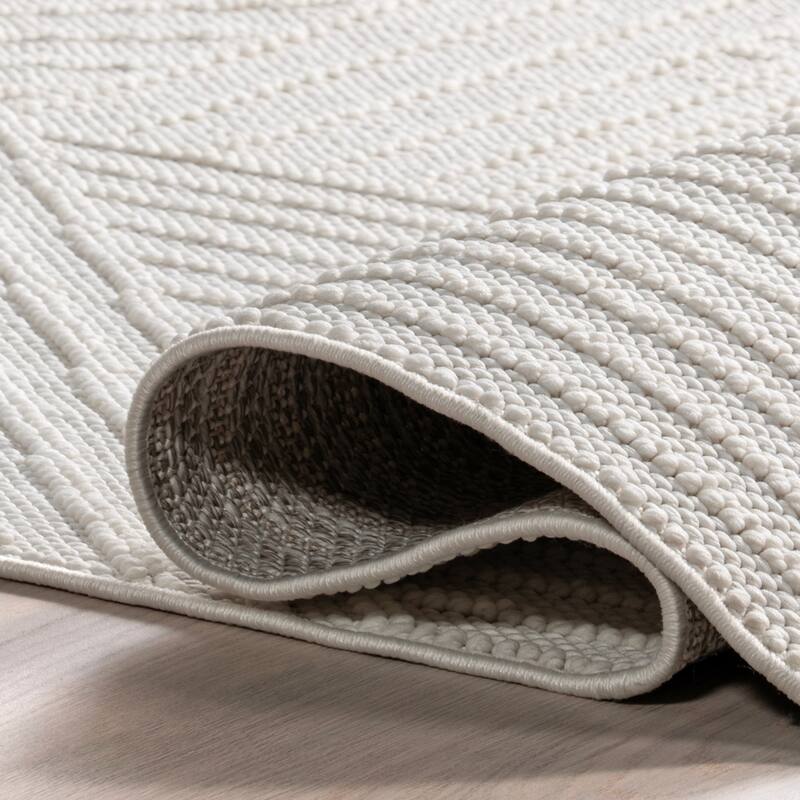 Nuloom Makena Modern Geometric High-Low Area Rug