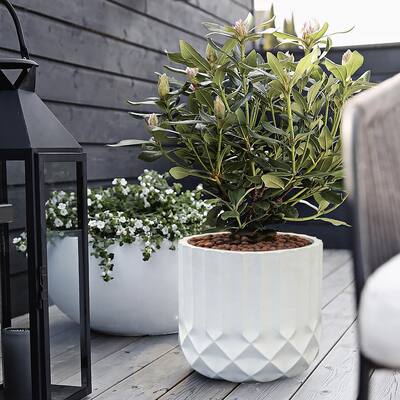 Round Modern Indoor or Outdoor White MgO Planter