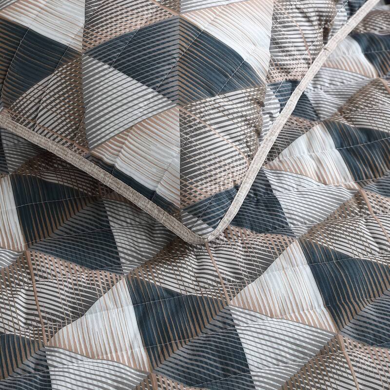 Kenneth Cole New York Gridwork - Brown Quilt & Sham Set