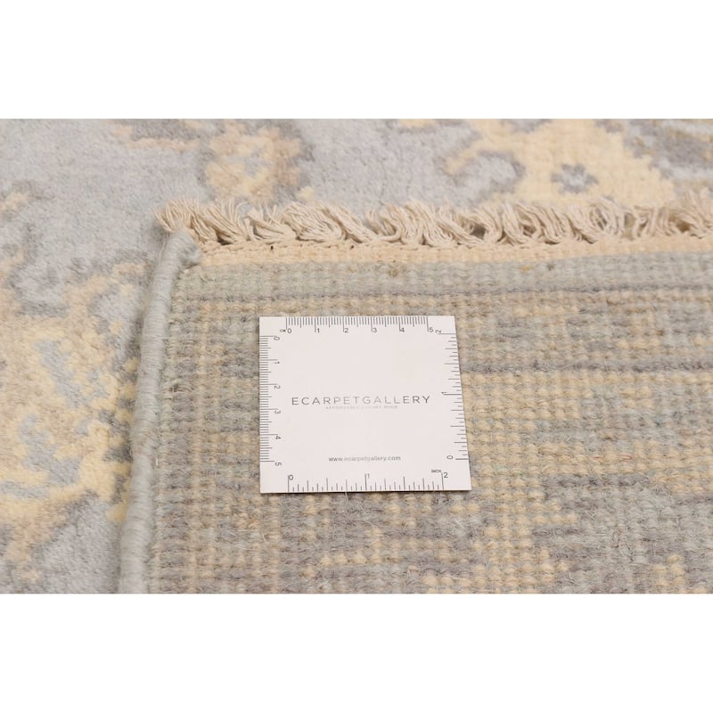 ECARPETGALLERY Hand-knotted Royal Oushak Light Grey Wool Rug - 4'1 x 5'10