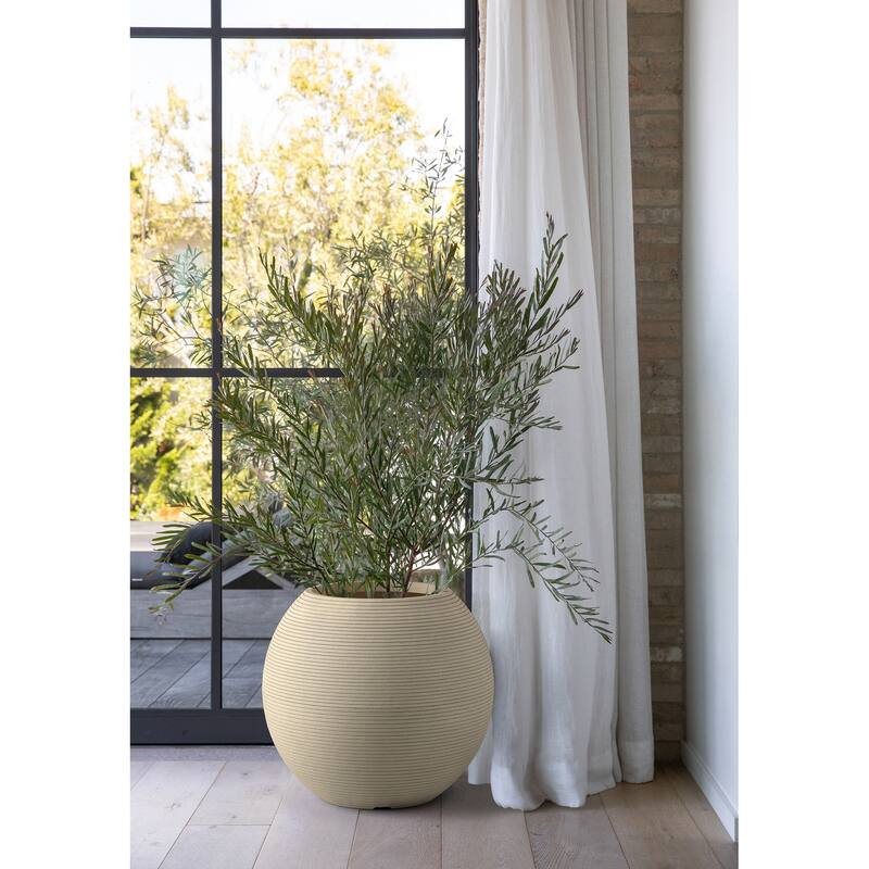 Veradek Strata Series Sphere 18'' Planter