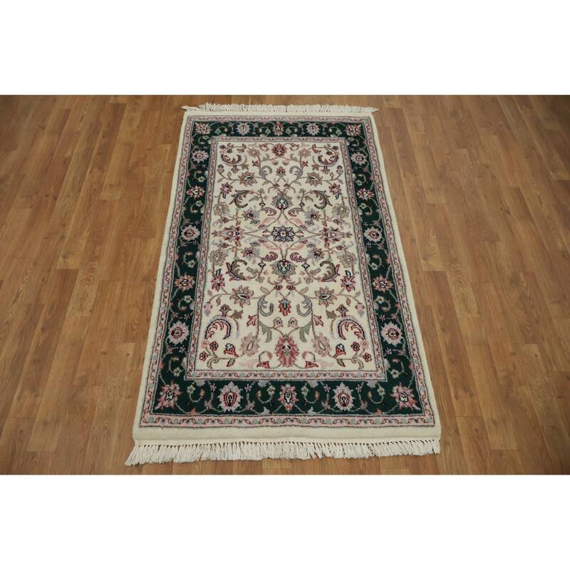 Hand Knotted Oriental 100% Wool Carpet Traditional All-Over Beige & Ivories Kashan Area Rug - 5' 1'' X 3' 0''