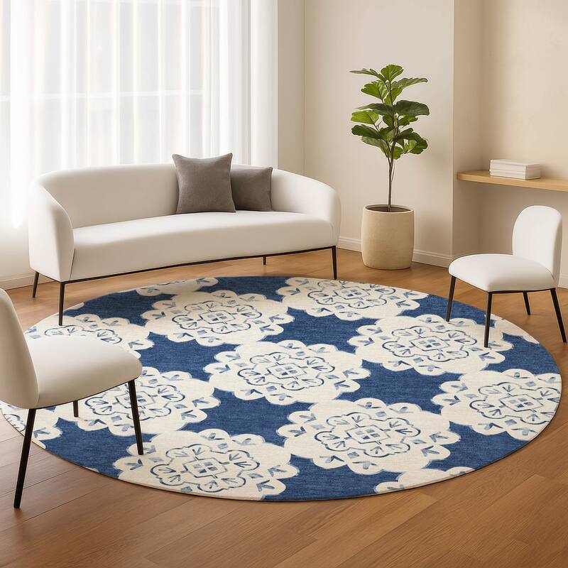 Machine Washable Indoor/ Outdoor Global Motif Chantille Rug