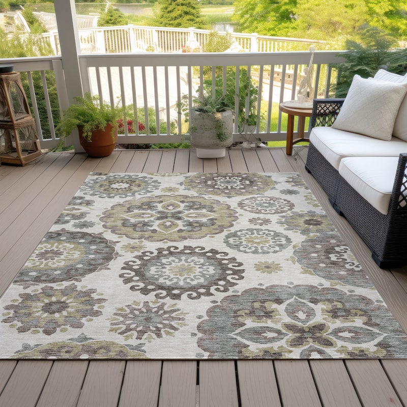 Machine Washable Indoor/ Outdoor Chantille Casual Medallion Rug - Beige - 9' x 12'