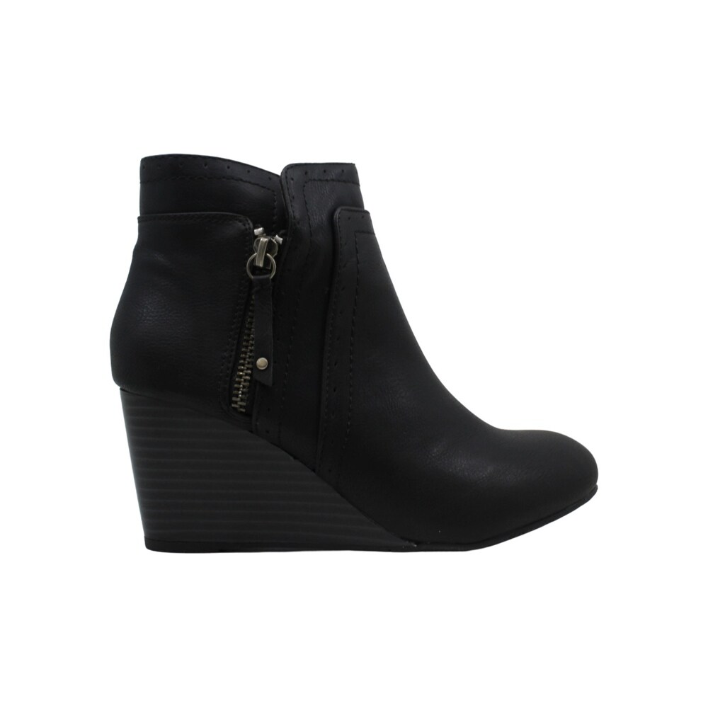 mia boots black